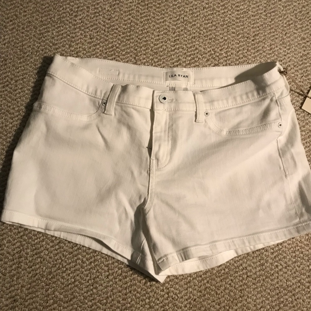 Lila Ryan Travis Short (White)